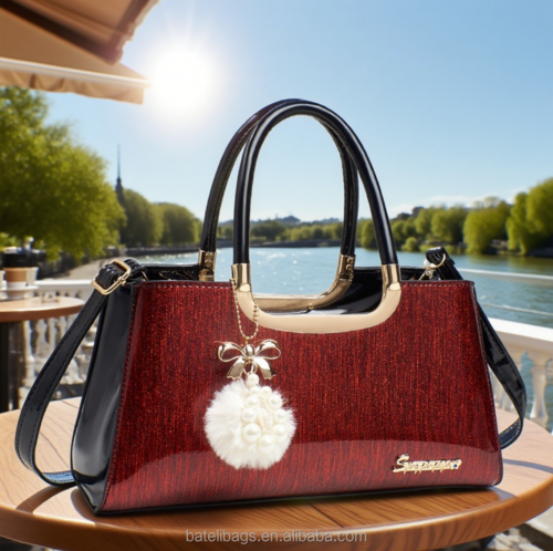 Bolso de Mano Piel Sintética — Estilo Sobre Elegante