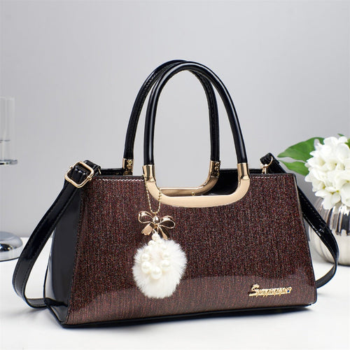 Bolso de Mano Piel Sintética — Estilo Sobre Elegante